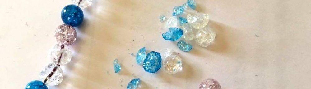 亡くなった方のお数珠ちゃんが割れるのは？